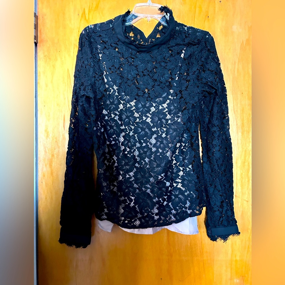 WAYF berklin lace top in black